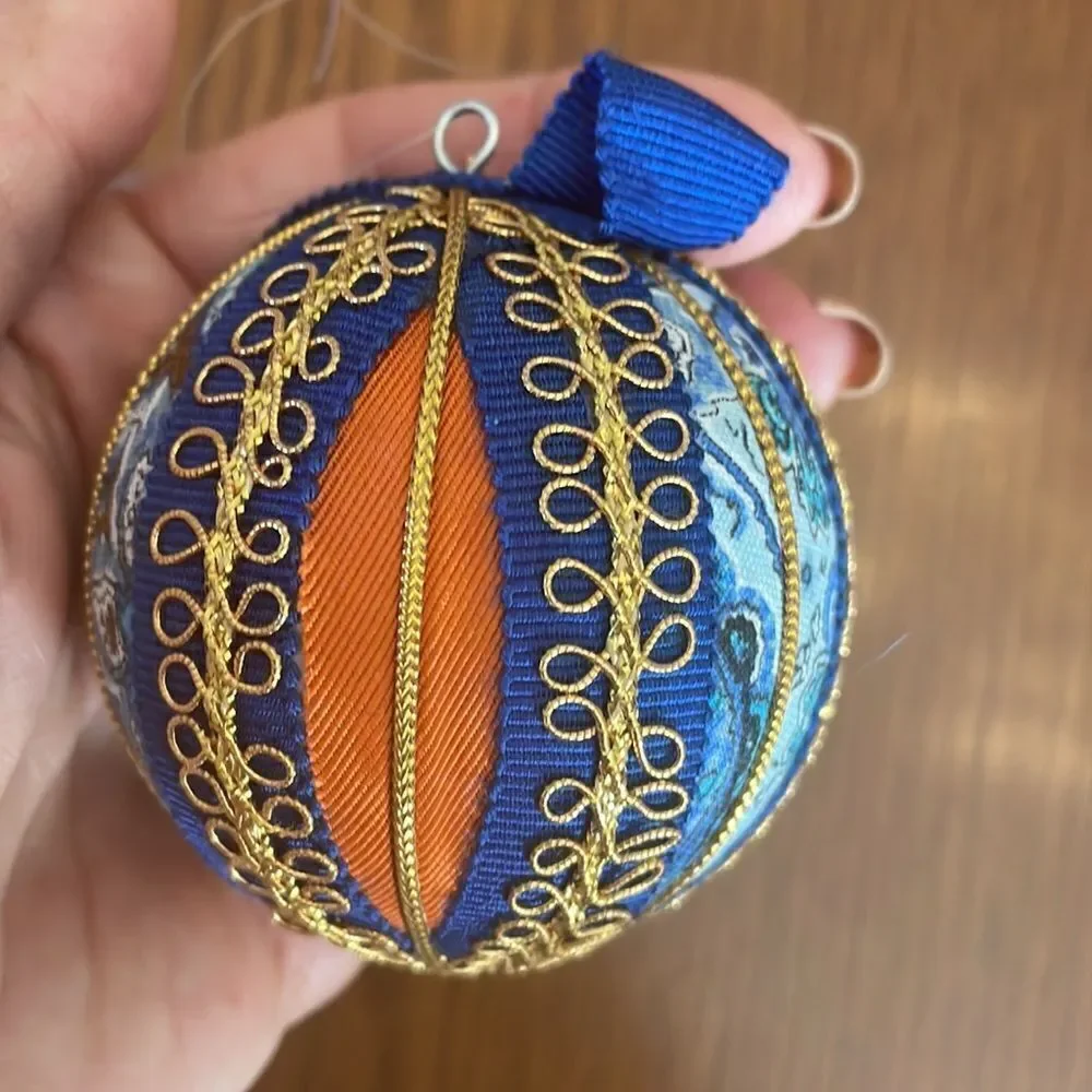 2 vintage Christmas‎ craft round Christmas tree ornaments